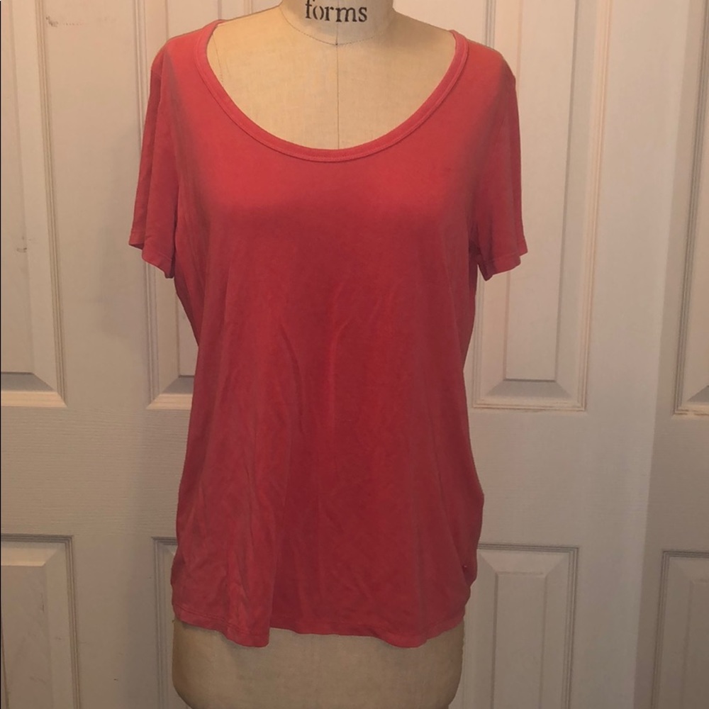 Levi’s coral top